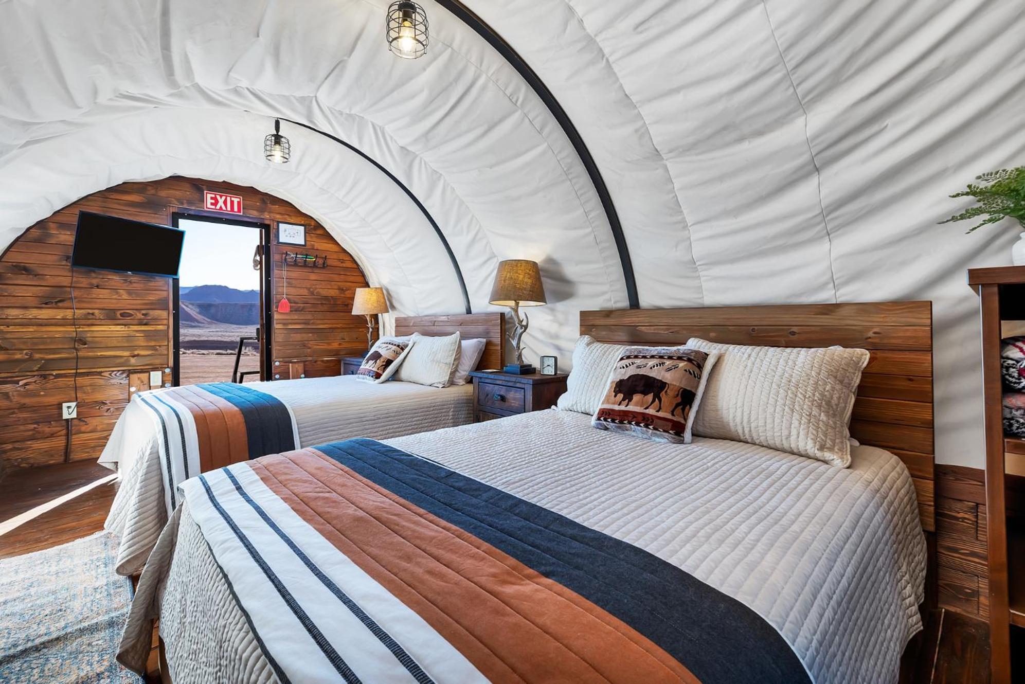 Zion White Bison Glamping & Rv Resort Virgin Bagian luar foto