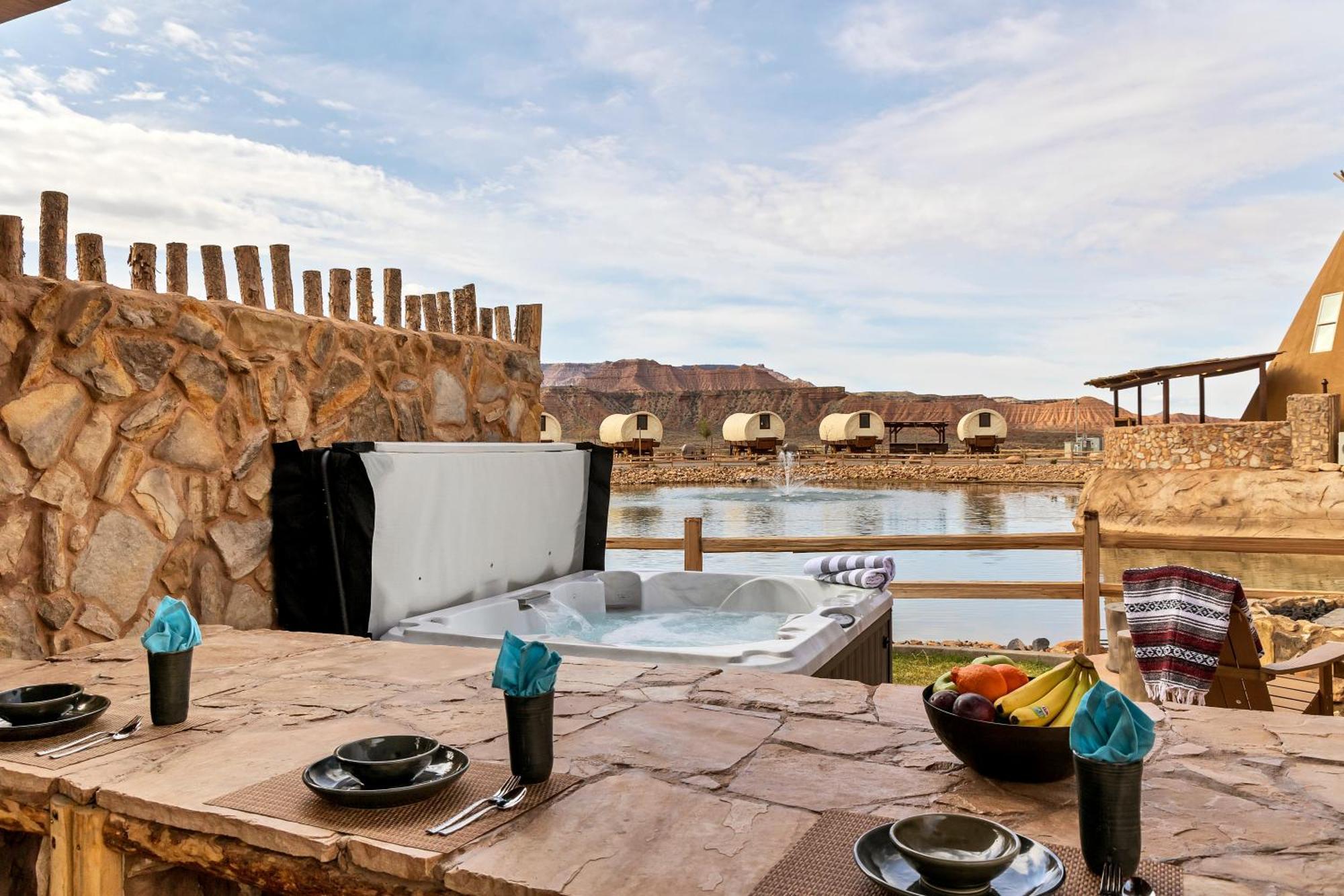 Zion White Bison Glamping & Rv Resort Virgin Bagian luar foto