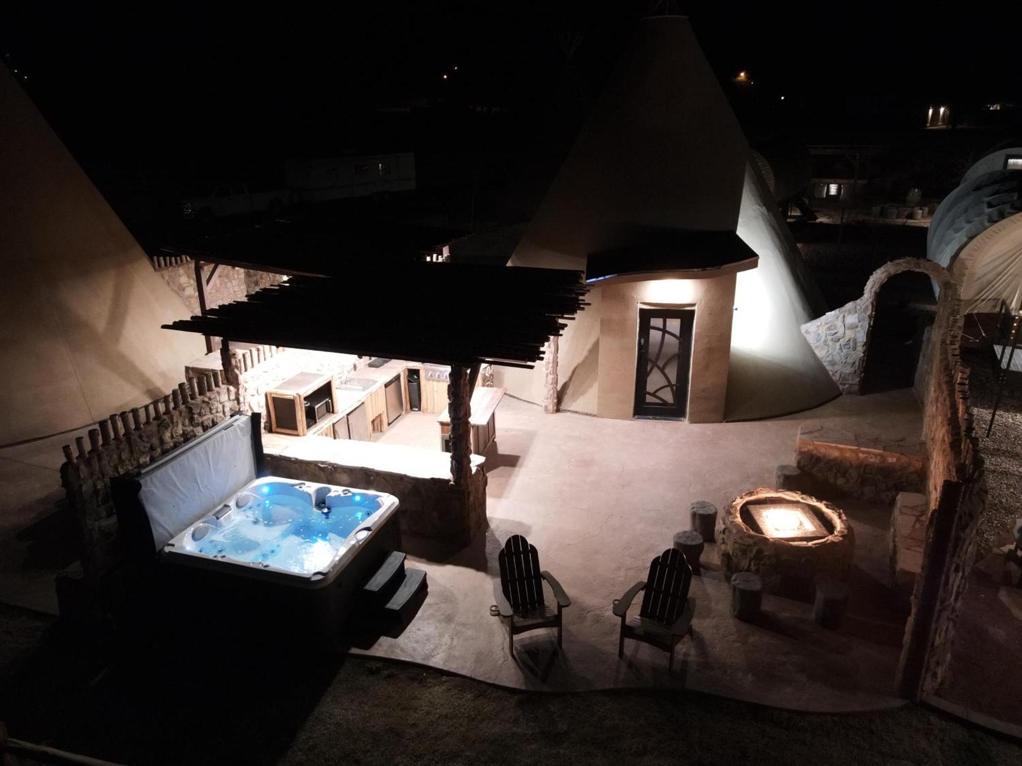 Zion White Bison Glamping & Rv Resort Virgin Bagian luar foto