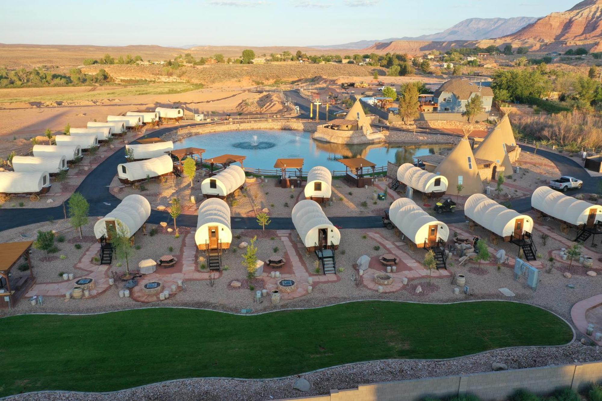 Zion White Bison Glamping & Rv Resort Virgin Bagian luar foto