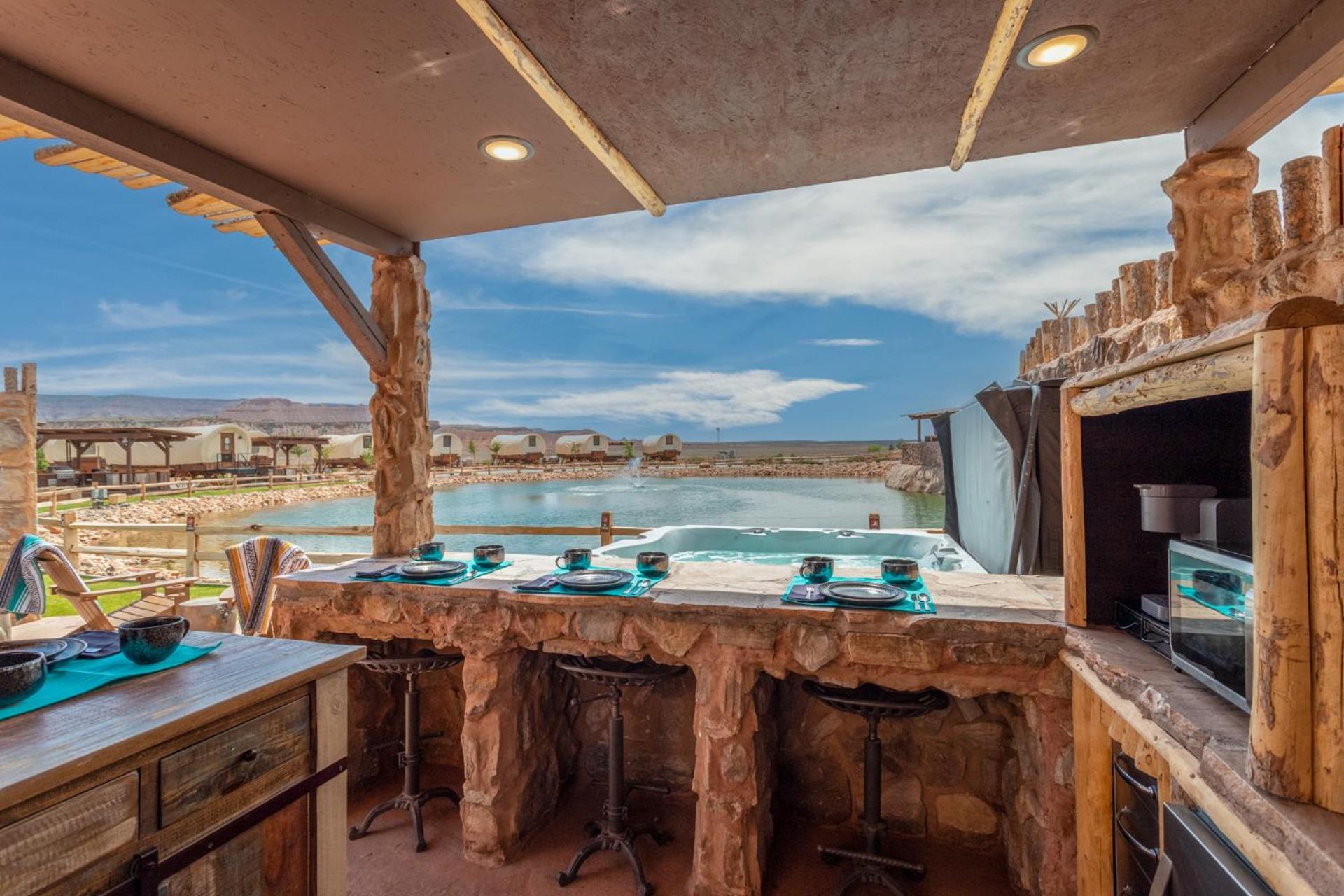 Zion White Bison Glamping & Rv Resort Virgin Bagian luar foto