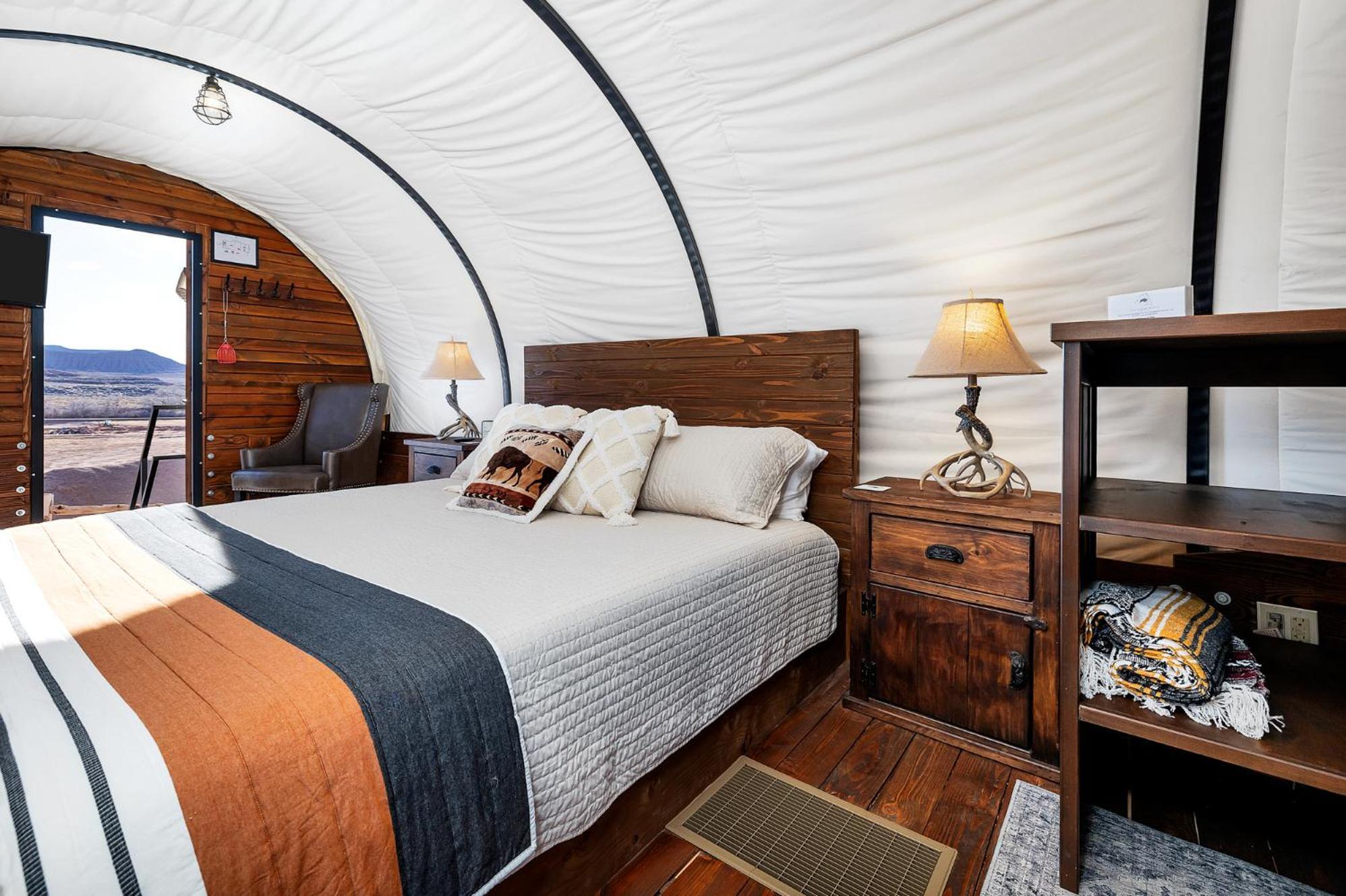 Zion White Bison Glamping & Rv Resort Virgin Bagian luar foto
